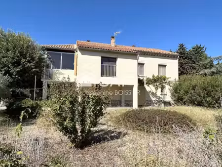 sur villeneuve les avignon (30) maison de 94 m² secteur très recherché au calme proche cen