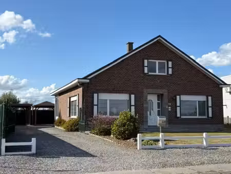 bungalow impeccable avec 2 chambres sur 7 5 ares