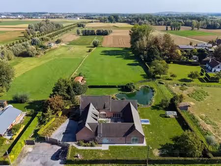 ferme au carré sur 1 ha - piscine intérieure