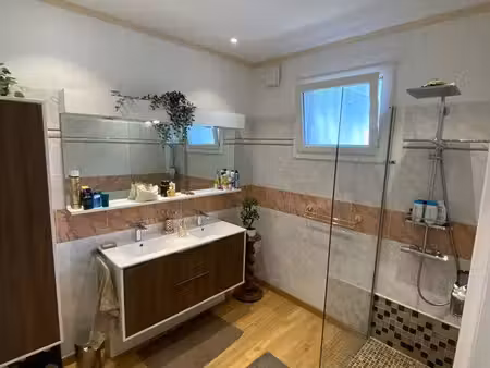 à vendre haut de villa avec jardin