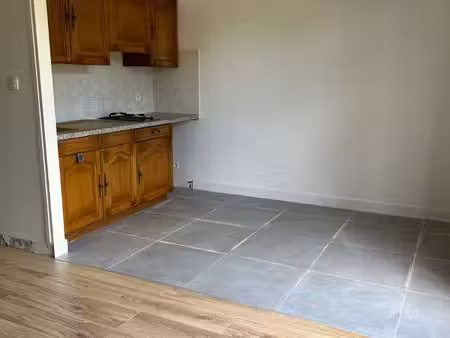 studio rénové à neuf disponible de suite