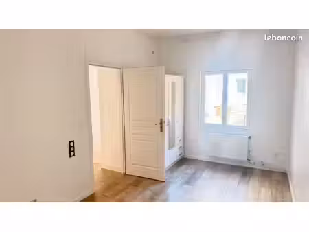 t2 rénové de 42 m2 en ville