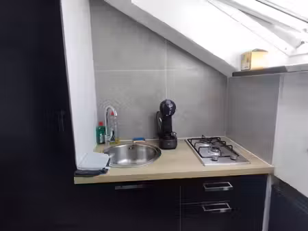 studio tout petit neuf