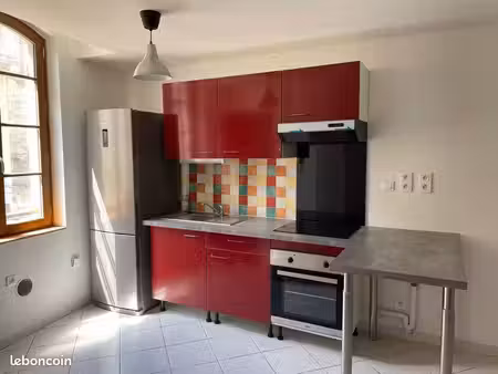 à louer grand studio de 45m2 à uzès
