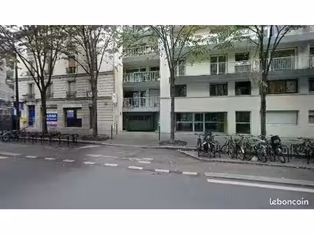 parking/box 12 m² paris