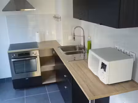 t3 lumineux 70 m² – lille grand palais / porte de valenciennes – parking + loggia
