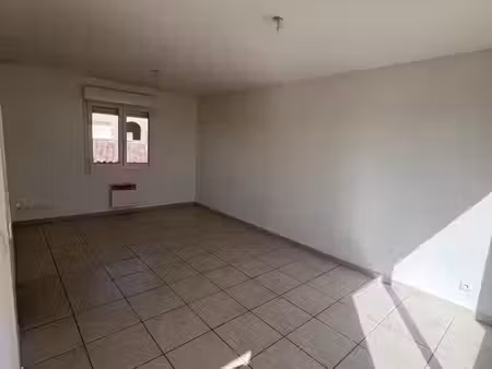 location appartement 2 pièces 37 m² à saint-paul-trois-châteaux (26130)