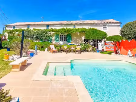 maison historique du vinégreur en pierre avec gîte  piscine et dépendances près de...