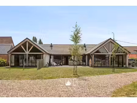 uw expert in luxe vastgoed & paardenvastgoed