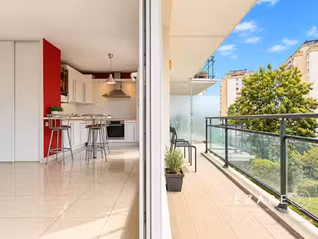 proche wilson - t3 avec balcons & garage