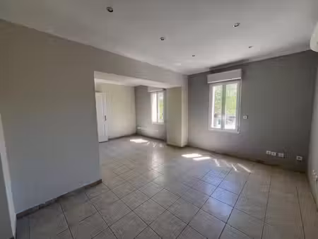 à louer – local professionnel de 70 m² – sommières