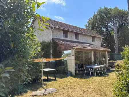 charmante maison en pierre entre cahors et labastide murat