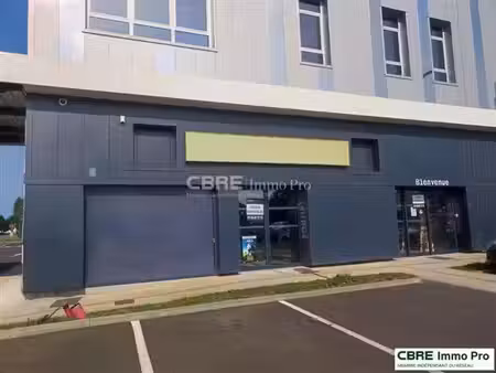 location commerce biard 600 m²