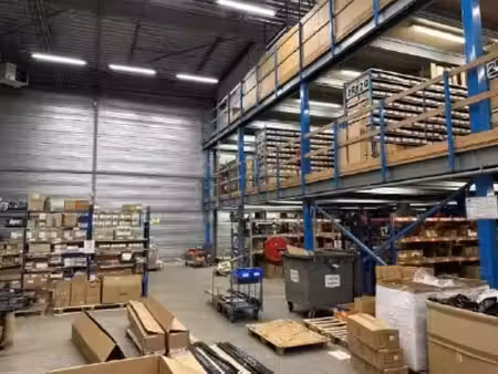 vente entrepôt / local d'activités fay aux loges 6 168 m²