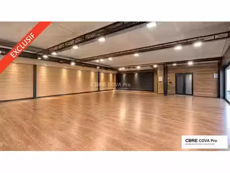 location commerce thise 275 m²