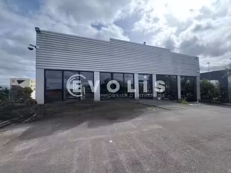 location local d’activités 900m²