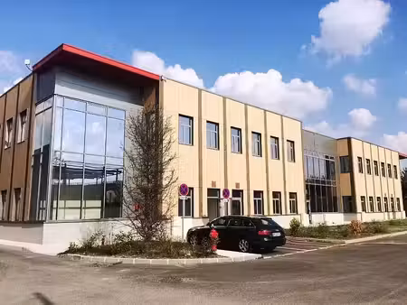 location local d'activités le blanc mesnil 472 m²