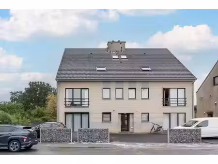 lichtrijk instapklaar duplexappartement met 2 slaapkamers en ondergrondse parking