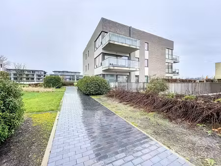 twee slaapkamer appartement op gelijksvloers met ruim terras
