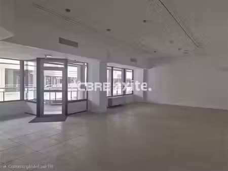 location commerce annemasse 96 m²