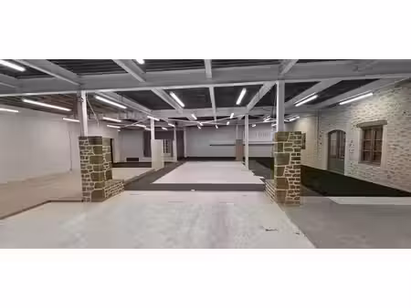 vente entrepôt angers 49100 1600m²