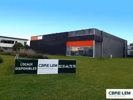 location local d'activités ifs 879 m²