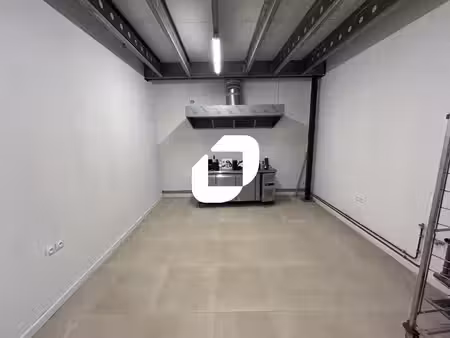 location local d’activités brie comte robert 77170 200m²