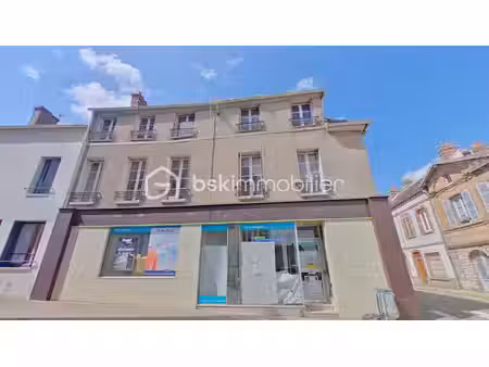 immeuble mixte de 303 m² à pont-sur-yonne
