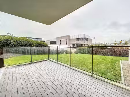 twee slaapkamer appartement op gelijksvloers met ruim terras
