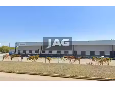 location entrepôt 1381m² à 2874m²