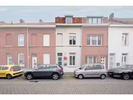 goed verzorgde woning met 3 slaapkamers en tuin in menen.