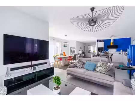 maison gorges 5 p . 4 chs . 121.85 m² . t 883 m² . garage . piscine . terrasses . abri voi