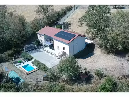 superbe bâtisse de caractère avec piscine et grand terrain de 1 8 hectare