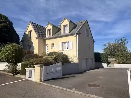 villa 175 m2 - double garage - terrain 914 m2 à villers-la-c