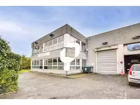 location local d’activités 852m²