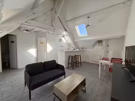 2 pièces 32 m2 meublé - centre ville etampes