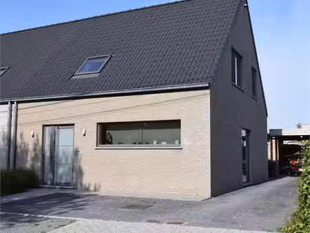 huis te koop in sint-lievens-houtem met 3 slaapkamers