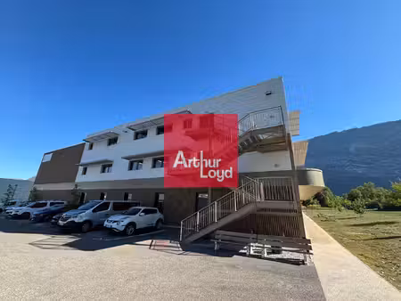 location local professionnel 49m² st egreve 38120