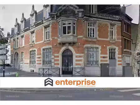 location commerce lambersart 59130 231m²