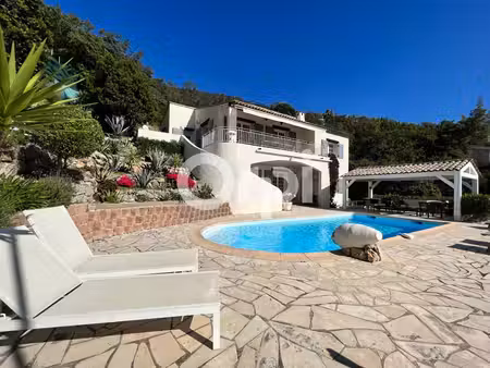 charmante villa - vue mer - face à la baie de cannes