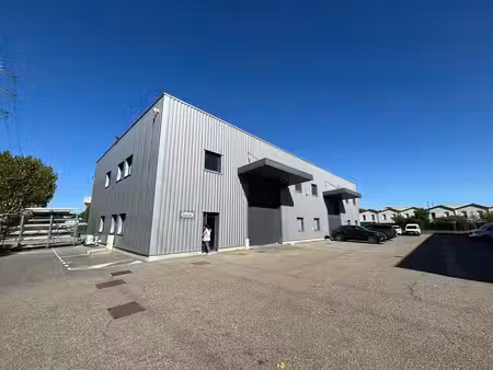 location local d’activités 310m²