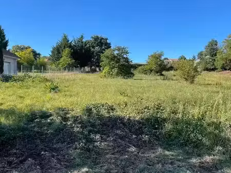 vente terrain 2329 m² à prémilhat (03410)  35 000 €