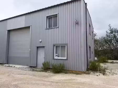 location commerce 295 m² à noves (13550)