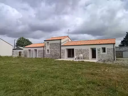 location meublée maison 4 pièces 111.56 m² à chauvé (44320)  1 215 €