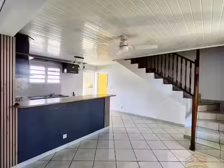 location maison 5 pièces 91 m² à saint pierre (97410)  1 264 €