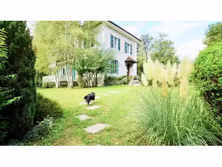 annecy - demeure du 19ème nichée dans un parc de 2 400 m2