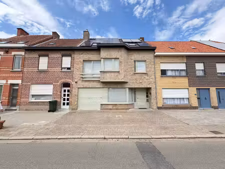 commercieel te koop in roeselare met 4 slaapkamers