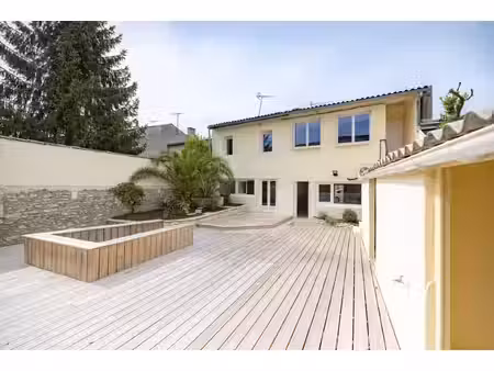 maison rénovée avec grande terrasse et garage quartier saint jacques - cognac  4 chambres