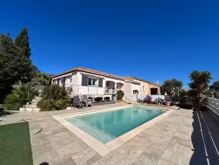 villa plain pied avec piscine puisserguier