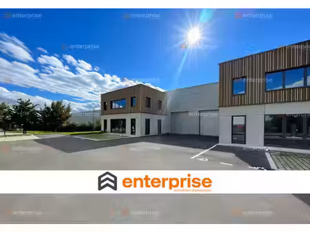 location local commercial